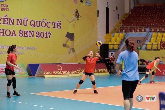 VTV Cup Tôn Hoa Sen 2017: ĐT bóng chuyền nữ Việt Nam tập buổi đầu tiên tại Hải Dương - Ảnh 7.