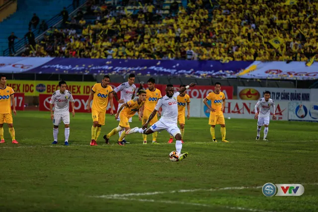 Ảnh: FLC Thanh Hoá đứt mạch trận bất bại tại Giải VĐQG V.League 2017 trên sân Hàng Đẫy - Ảnh 7.