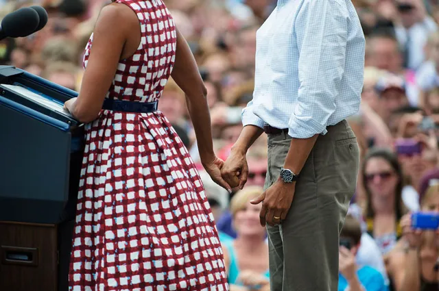 Những bức ảnh minh chứng tình yêu vượt thời gian của vợ chồng ông Obama - Ảnh 5.