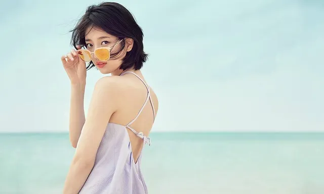 Suzy khoe tóc ngắn hiền dịu, Sulli hóa nàng công chúa nổi loạn - Ảnh 1.