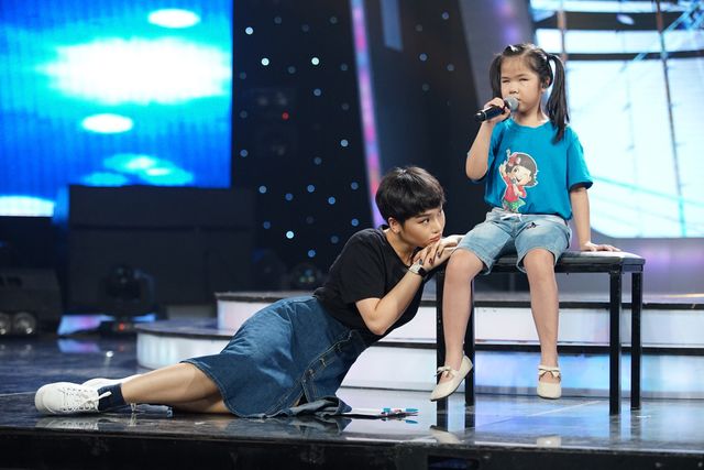 Vietnam Idol Kids 2017: Miu Lê tự nhận mình là người hâm mộ Thiên Khôi - Ảnh 2.