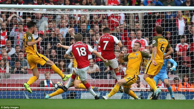 Thắng dễ Brighton, Arsenal áp sát top 4 - Ảnh 2.