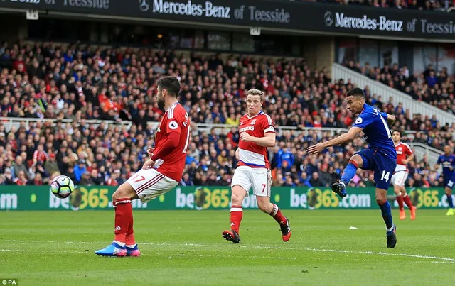 Vòng 29 ngoại hạng Anh: Middlesbrough 1-3 Man United: Valdes sai lầm, Man Utd thoát khỏi vị trí thứ 6 - Ảnh 2.