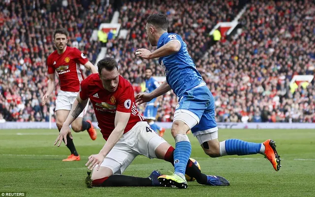 Vòng 27 ngoại hạng Anh: Ghi bàn trước, chơi hơn người, Man Utd vẫn chỉ có 1 điểm - Ảnh 2.