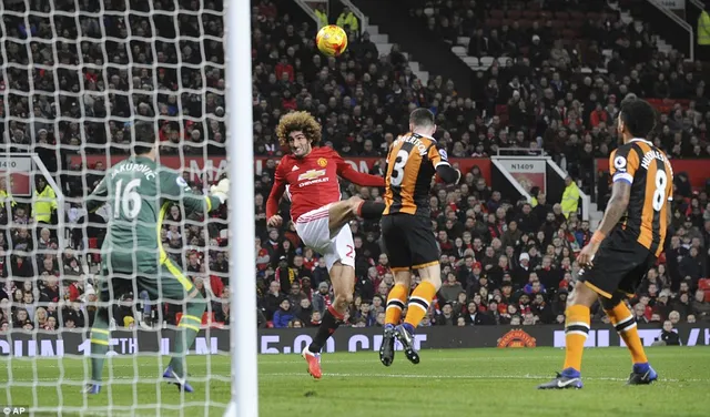 Bán kết League Cup: Man Utd 2-0 Hull City: Quỷ đỏ đặt 1 chân vào chung kết - Ảnh 3.