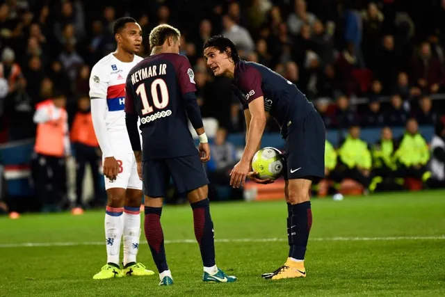 Tiệc sinh nhật sao bự PSG vắng bóng Cavani - Ảnh 1.