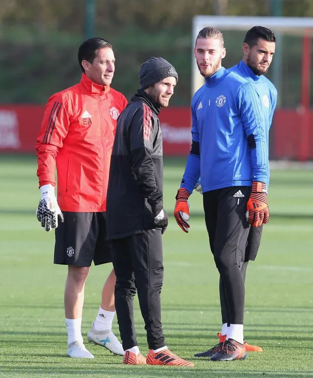 Juan Mata tiết lộ giới tính thật, De Gea lên tiếng mắng yêu - Ảnh 1.