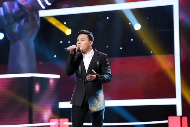 The Voice: Đánh bại Tuấn Phong, bản sao Tuấn Hưng được Tóc Tiên lựa chọn đi tiếp - Ảnh 2.