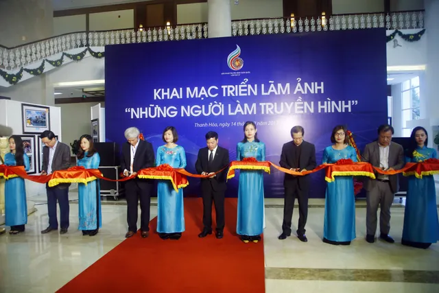 Khai mạc Triển lãm ảnh Những người làm truyền hình tại LHTHTQ 37 - Ảnh 1.