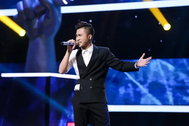 The Voice: Đánh bại Tuấn Phong, bản sao Tuấn Hưng được Tóc Tiên lựa chọn đi tiếp - Ảnh 3.