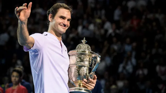 Rút lui khỏi Paris Masters, Federer dâng ngôi số 1 thế giới cho Nadal - Ảnh 2.