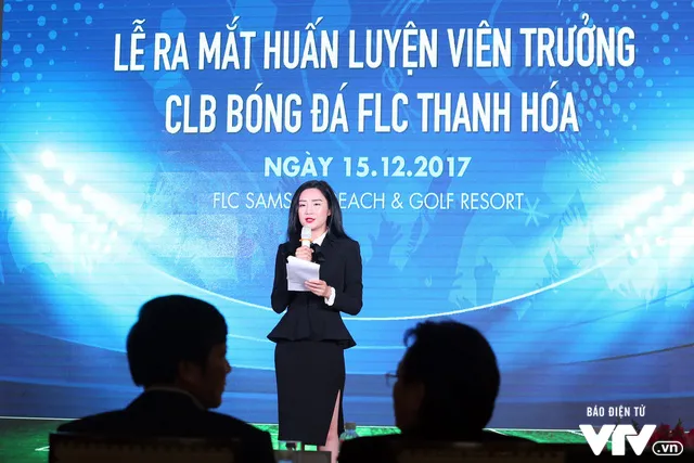 Toàn cảnh buổi ra mắt tân HLV Mihail Marian Cucchiaroni của CLB FLC Thanh Hóa - Ảnh 2.