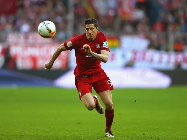 Robert Lewandowski đang được nhiều CLB mời chào Robert Lewandowski đang được nhiều CLB mời chào