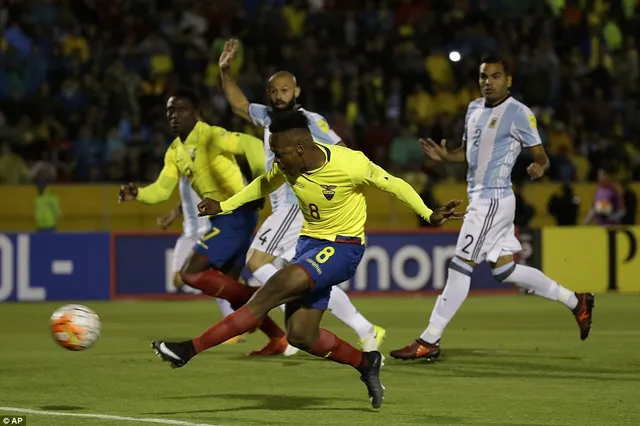 Messi lập hat-trick đưa Argentina tới World Cup 2018 - Ảnh 1.