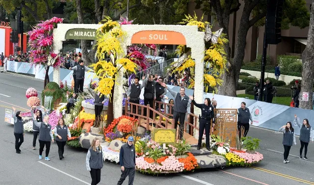 Lễ diễu hành hoa hồng tại bang California, Mỹ - Ảnh 5.