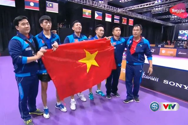 VIDEO SEA Games 29: Thắng thuyết phục ĐT Singapore, ĐT bóng bàn Việt Nam giành HCV đồng đội nam - Ảnh 1.