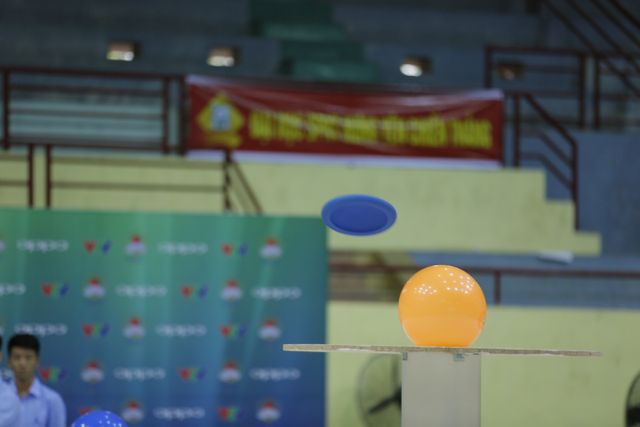 Các đội tuyển Robocon Việt Nam 2017 khu vực phía Bắc làm quen với sân thi đấu - Ảnh 2.