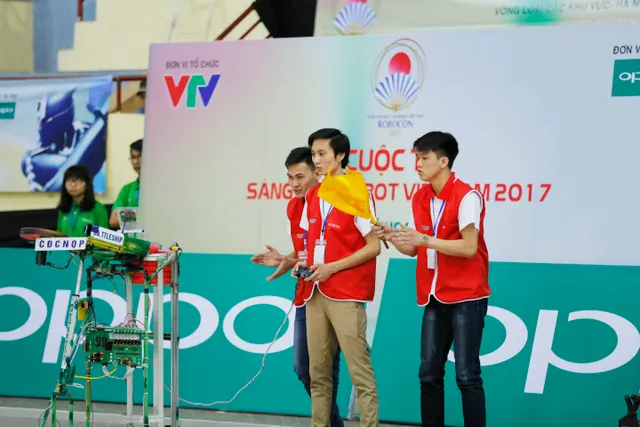 Robocon 2017: Đại học SPKT Hưng Yên liên tiếp giành chiến thắng tuyệt đối APPARE - Ảnh 4.