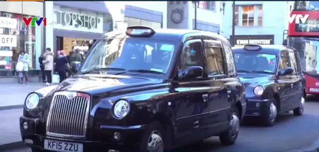 Taxi truyền thống Black Cab - Biểu tượng của London - Ảnh 1.