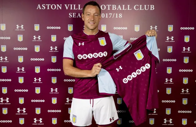 John Terry chính thức ra mắt đội bóng mới John Terry chính thức ra mắt đội bóng mới