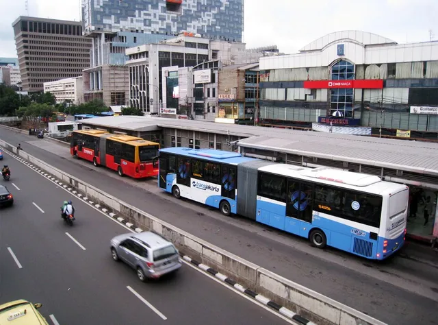 Bus nhanh BRT - Phương tiện công cộng hiệu quả ở nhiều quốc gia - Ảnh 2.