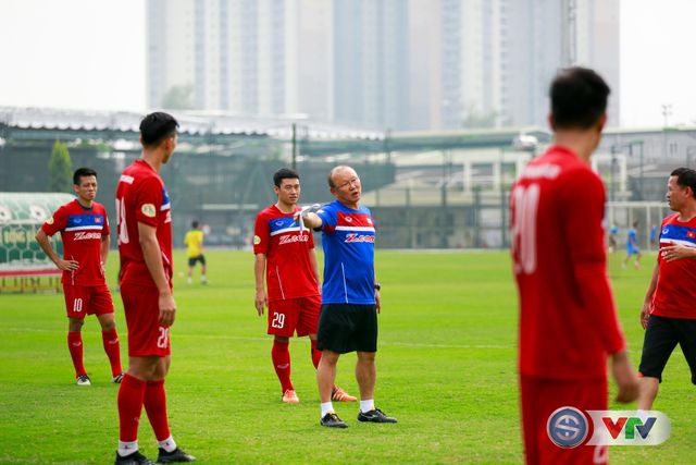 HLV Park Hang Seo đánh giá kỹ thuật cầu thủ Việt Nam không thua kém cầu thủ Hàn Quốc - Ảnh 1.