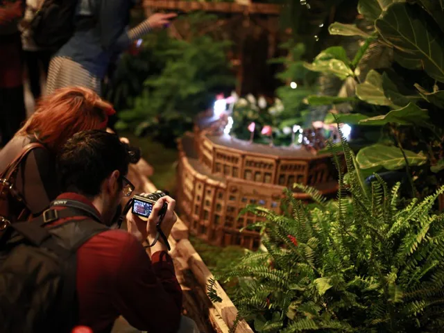 Ấn tượng Holiday Train Show 2017 chào đón Giáng Sinh tại Mỹ - Ảnh 4.