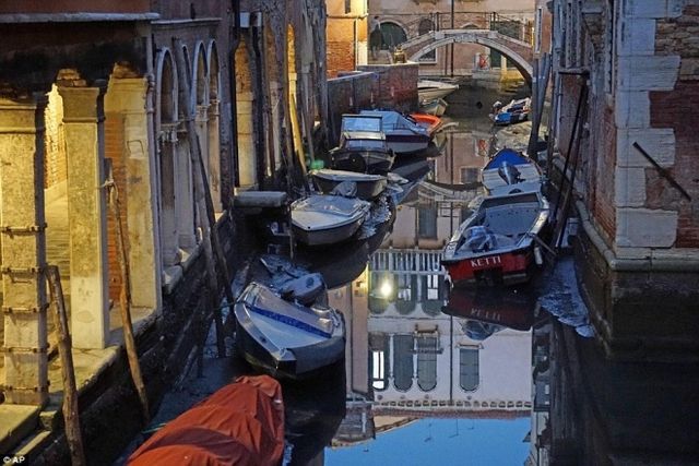 Thành phố nổi Venice, Italy dần khô cạn trầm trọng - Ảnh 3.