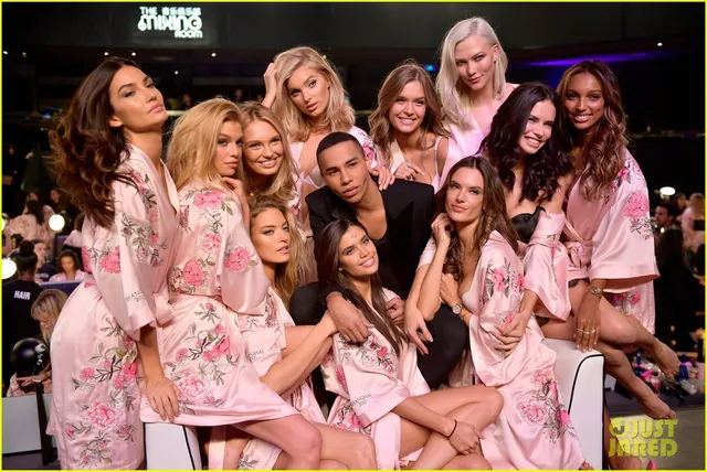 Hậu trường chuẩn bị cho show diễn lớn nhất trong năm của Victorias Secret 2017 - Ảnh 5.