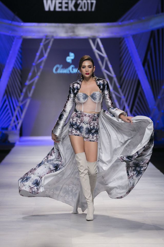 Á hậu Huyền My, siêu mẫu Võ Hoàng Yến đọ vẻ kiêu kỳ trên sàn catwalk - Ảnh 2.