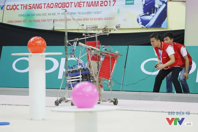 Robocon Việt Nam 2017: “Nghẹt thở” với những màn cản phá trên sân - Ảnh 29.