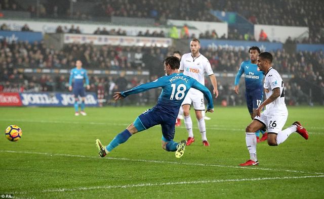 Vòng 25 giải Ngoại Hạng Anh: Arsenal thua sốc Swansea trong ngày ra mắt Mkhitaryan - Ảnh 2.