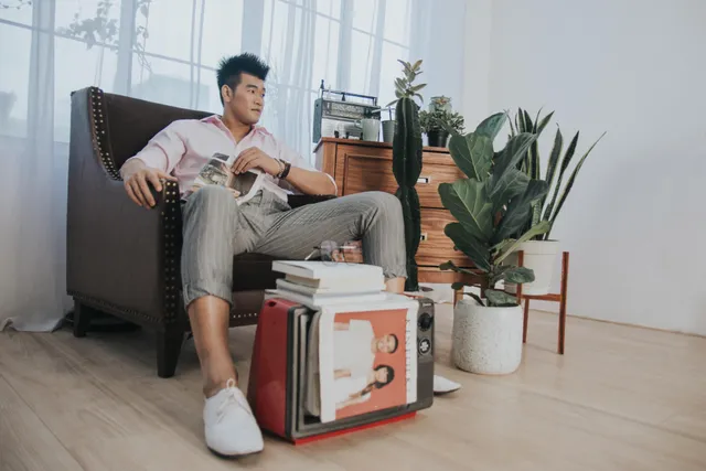 Ế quá, Tạ Quang Thắng tung MV mới Người con gái trong mơ - Ảnh 1. Ế quá, Tạ Quang Thắng tung MV mới Người con gái trong mơ - Ảnh 1.
