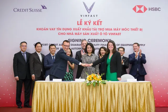 VinFast được bảo lãnh vay vốn 950 triệu USD nhập khẩu thiết bị - Ảnh 1. VinFast được bảo lãnh vay vốn 950 triệu USD nhập khẩu thiết bị - Ảnh 1.