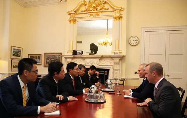 Phó Thủ tướng Phạm Bình Minh thăm chính thức Liên hiệp Vương quốc Anh và Bắc Ireland - Ảnh 3. Phó Thủ tướng Phạm Bình Minh thăm chính thức Liên hiệp Vương quốc Anh và Bắc Ireland - Ảnh 3.