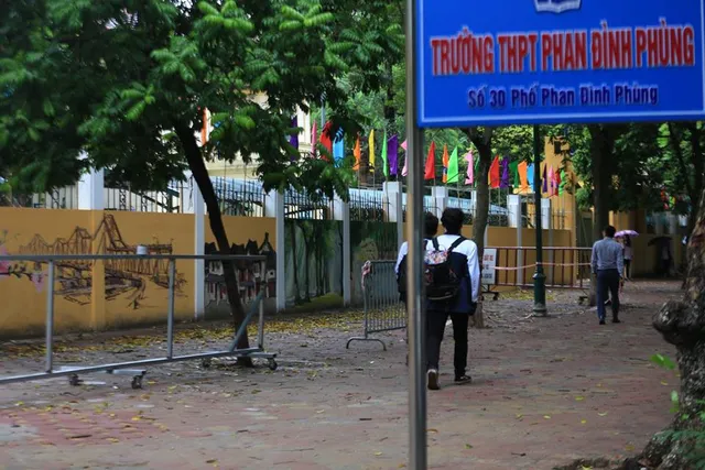 Tái hiện Hà Nội qua tranh bích họa quanh trường THPT Phan Đình Phùng - Ảnh 1. Tái hiện Hà Nội qua tranh bích họa quanh trường THPT Phan Đình Phùng - Ảnh 1.