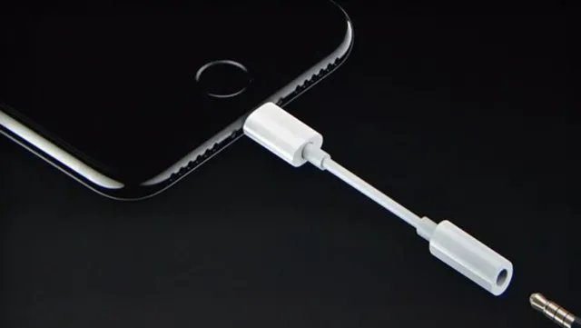 Người dùng ngậm đắng nuốt cay trước hành động của Apple - Ảnh 1.