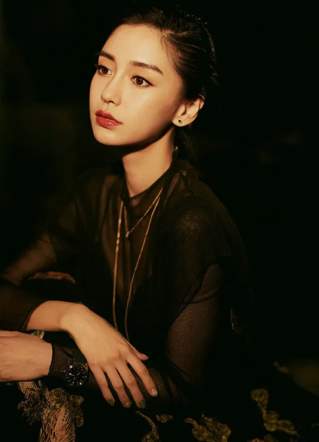 Angelababy đẹp cuốn hút với sắc đen - Ảnh 6.