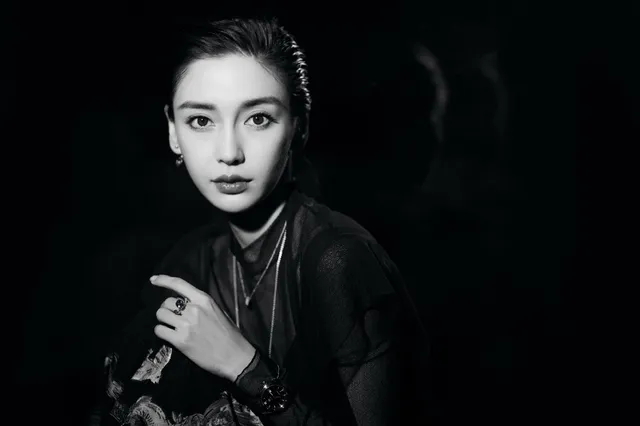 Angelababy đẹp cuốn hút với sắc đen - Ảnh 4.