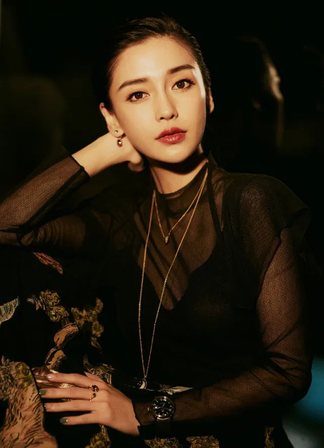 Angelababy đẹp cuốn hút với sắc đen - Ảnh 3.