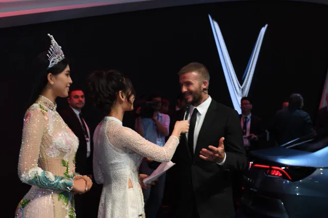 David Beckham đẹp trai khó cưỡng tại buổi ra mắt xe của Vinfast - Ảnh 5.