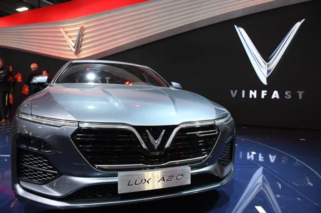 Cận ảnh hai mẫu xe siêu chất của Vinfast tại Paris Motor Show 2018 - Ảnh 6.