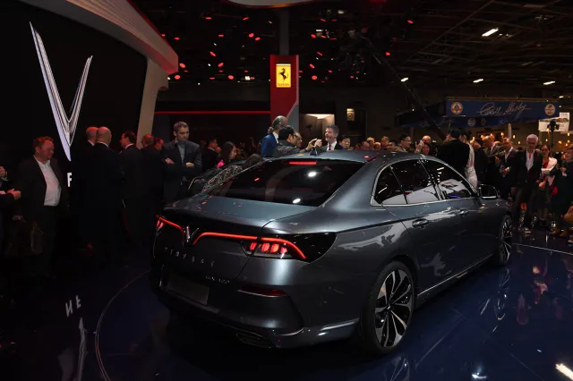 Cận ảnh hai mẫu xe siêu chất của Vinfast tại Paris Motor Show 2018 - Ảnh 14.