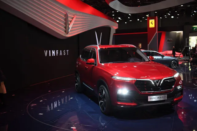 Cận ảnh hai mẫu xe siêu chất của Vinfast tại Paris Motor Show 2018 - Ảnh 1.