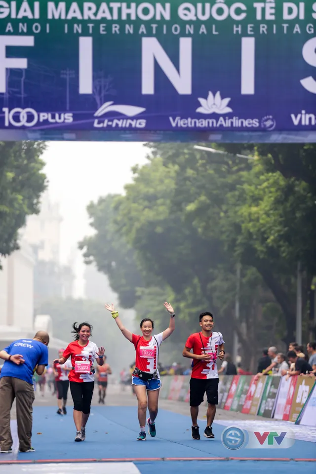 ẢNH: Sôi nổi giải Marathon Quốc tế Di sản Hà Nội 2018 - Ảnh 13.