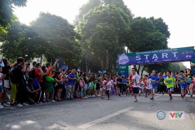 ẢNH: Sôi nổi giải Marathon Quốc tế Di sản Hà Nội 2018 - Ảnh 17.