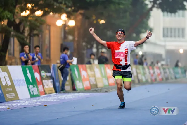 ẢNH: Sôi nổi giải Marathon Quốc tế Di sản Hà Nội 2018 - Ảnh 3.