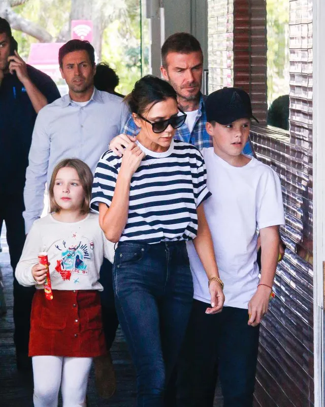 Gia đình Victoria Beckham tụ tập sau phát ngôn gây sốc của David Beckham - Ảnh 2.