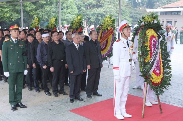 Cử hành trọng thể lễ viếng nguyên Tổng Bí thư Đỗ Mười - Ảnh 12.