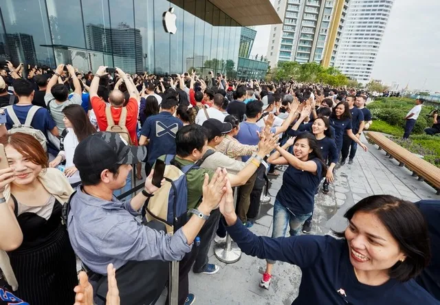 Apple Store chính thức khai trương ở Thái Lan, bao giờ tới lượt Việt Nam? - Ảnh 2. Apple Store chính thức khai trương ở Thái Lan, bao giờ tới lượt Việt Nam? - Ảnh 2.